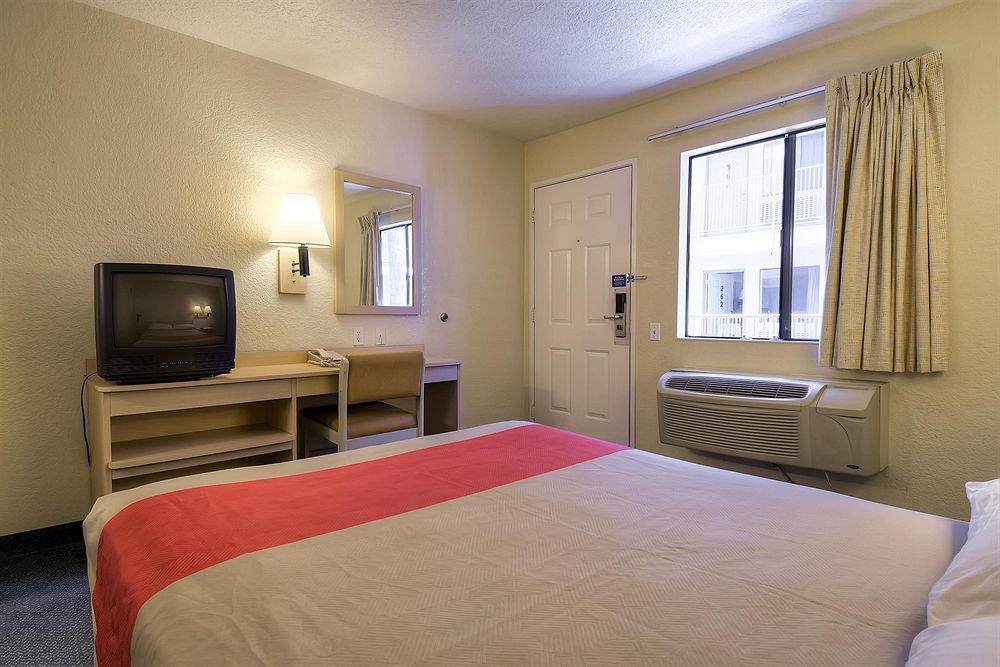 6-buena Park, Ca - Knotts Berry Farm - Disneyland 2* Buena Park